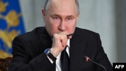 Documentul oferă pentru prima dată confirmarea oficială a războiului hibrid dus de Rusia lui Vladimir Putin împotriva Occidentului și a SUA în special.