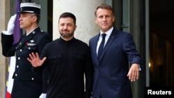 Президенти України і Франції Володимир Зеленський і Емманюель Макрон перед засіданням «Коаліції охочих» у Парижі, 4 вересня 2025 року