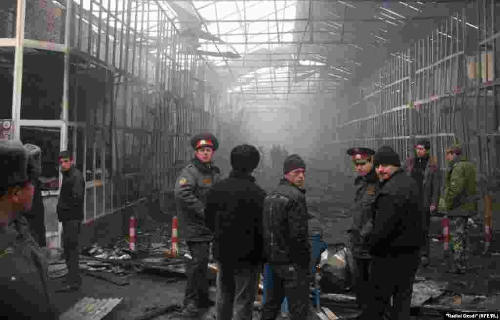 Бозори "Фаровон" 13 марти соли 2012 низ ба коми оташ рафта буд