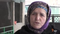 Модар мегӯяд, писарашро бемор карданд, афсарон мегӯянд, афтод Модар мегӯяд, писарашро бемор карданд, афсарон мегӯянд, афтод
