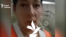 Мінськ: прибиральниця метро відтирає кров і говорить про події (відео) Мінськ: прибиральниця метро відтирає кров і говорить про події (відео)