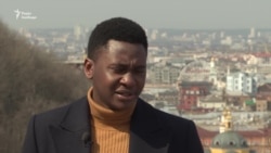 Я вивчив українську з поваги до України – Leo Mantis Я вивчив українську з поваги до України – Leo Mantis