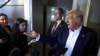 Donald Trump, la bordul Air Force One, în drum spre Japonia. 27 octombrie 2025.