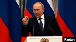 O parte din sancțiunile pregătite de SUA și țările europene aliate l-ar viza direct pe Vladimir Putin, președintele Federației Ruse, dar și pe apropiații săi.