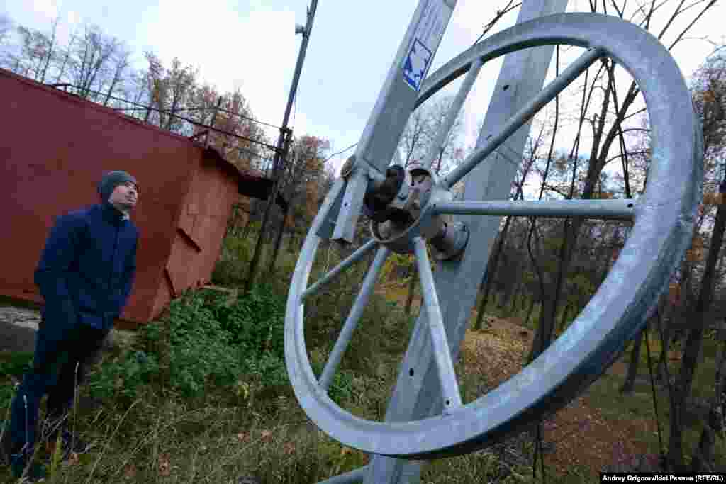 Макушка горы. Находится рядом с Трамплином, протяжность горы – 300 м. До появления горнолыжной трассы в Свияжске была самой популярной горой в Казани. Имеется освещение и подъемник. При необходимости работает «снежная пушка» – для создания нужного покрова в начале зимы