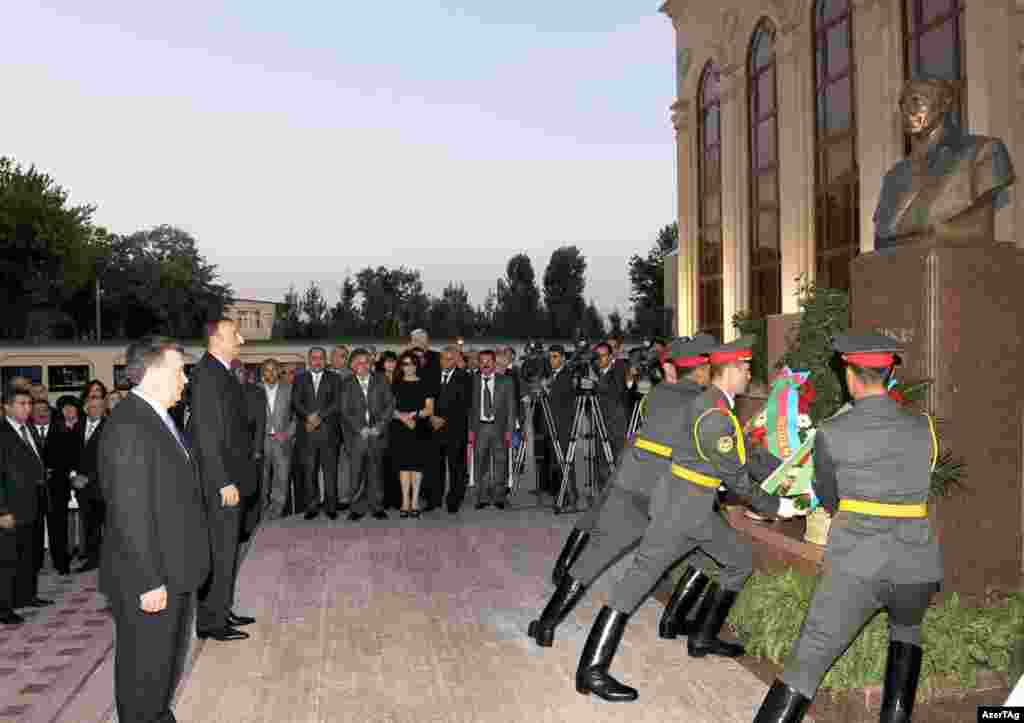 Heydar Aliyev's son and current Azerbaijani President Ilham Aliyev attended the opening of the Heydar Aliyev Cultural Center in the Uzbek capital, Tashkent, on September 27, 2010.  