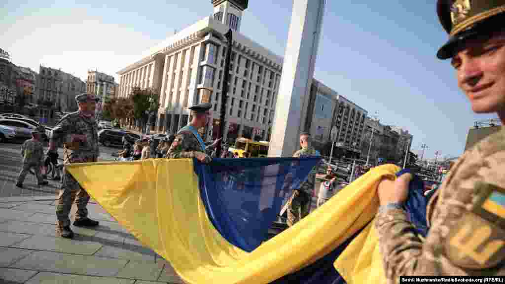 Хода розпочнеться з ушанування пам'яті героїв, які віддали життя, захищаючи свободу та незалежність України. Під час церемонії на Алеї Героїв Небесної сотні буде проголошено загальнонаціональну хвилину мовчання