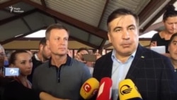 Саакашвілі змінив плани і вирішив їхати автобусом до «Краковця» (відео) Саакашвілі змінив плани і вирішив їхати автобусом до «Краковця» (відео)