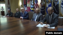 Віцепрем’єр-міністр Вірменії Арарат Мірзоян і міністр закордонних справ Вірменії Арарат Мірзоян, міністр закордонних справ Азербайджану Джейхун Байрамов, лідери Вірменії, Азербайджану та США. 09 серпня 2025 року