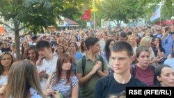 Protest ispred Pete gimnazije, 27. avgust 2025.