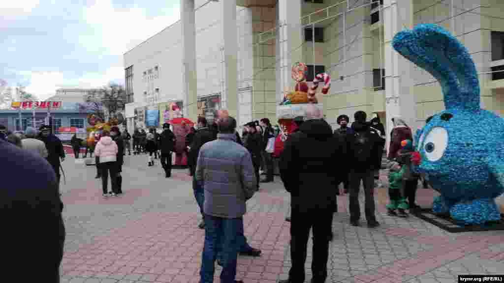 Российский глава Крыма Сергей Аксенов грозил жесткими действиями силовиков в отношении участников «незаконных митингов»