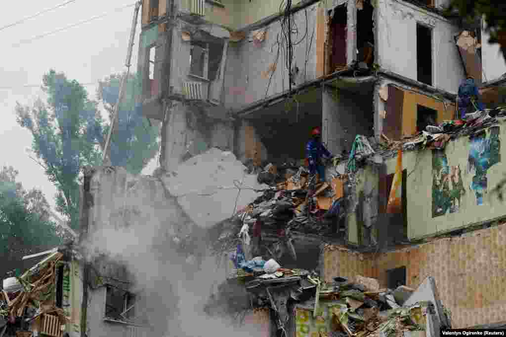 Зруйновані квартири у багатоповерхівці у Києві