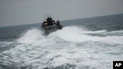 Două dintre țările riverane la Marea Neagră – Rusia și Ucraina – se află în război. Din acest motiv, securitatea regiunii este foarte importantă pentru UE.