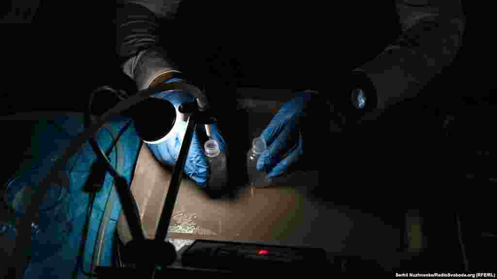 Соціальне служіння Київської митрополії ПЦУ звертається до небайдужих із закликом долучитися фінансово або ж реагентами для виготовлення антисептиків. Інформацію для допомоги розмістили на своїй сторінці у Facebook