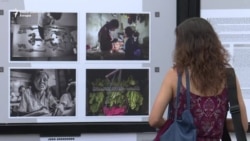 Na izložbi 'Tranzicije' i slike fotoreportera RSE Na izložbi 'Tranzicije' i slike fotoreportera RSE