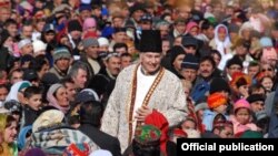 Имоми исмоилиҳои ҷаҳон Шоҳзода Карим Оғохон