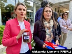 Sanja Orlandić iz NVO Green Home (lijevo) i Vanja Ćalović Marković iz MANS, 15. maja 2025.