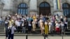 Angajați ai Curții de Apel București protestează față de plafonării sporurului pentru condiții vătămătoare.