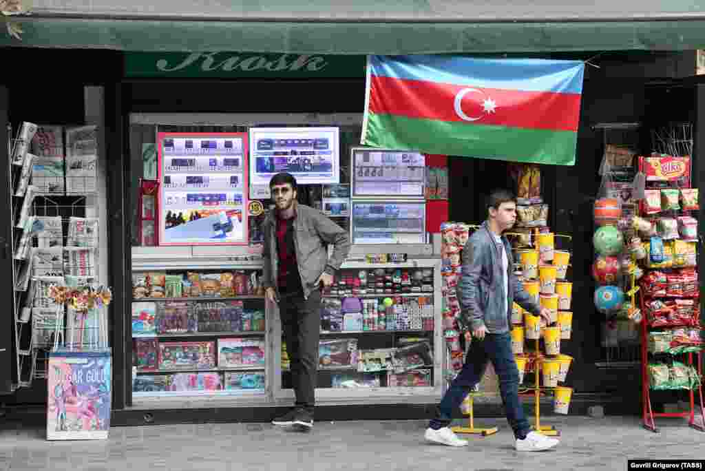 A street kiosk in Baku sports an Azerbaijani flag on November 4. 