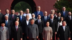 Foștii premieri români Adrian Năstase și Viorica Dăncila, la parada militară din China, 3 septembrie 2025 Foștii premieri români Adrian Năstase și Viorica Dăncila, la parada militară din China, 3 septembrie 2025