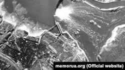 Підірвана в серпні 1941 року ДніпроГЕС без попередньої евакуації населення, в результаті чого загинули тисячі людей