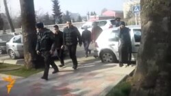 Лаҳзаи воридшавии мутаҳҳамони узвият дар “Гурӯҳи 24” ба додгоҳи Сомонӣ Лаҳзаи воридшавии мутаҳҳамони узвият дар “Гурӯҳи 24” ба додгоҳи Сомонӣ