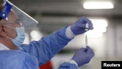 У компанії повідомили, що вакцина більше не виробляється і не постачається