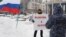 Одиночный пикет Ефремова у Госсовета РТ. 10 февраля 2022 года.