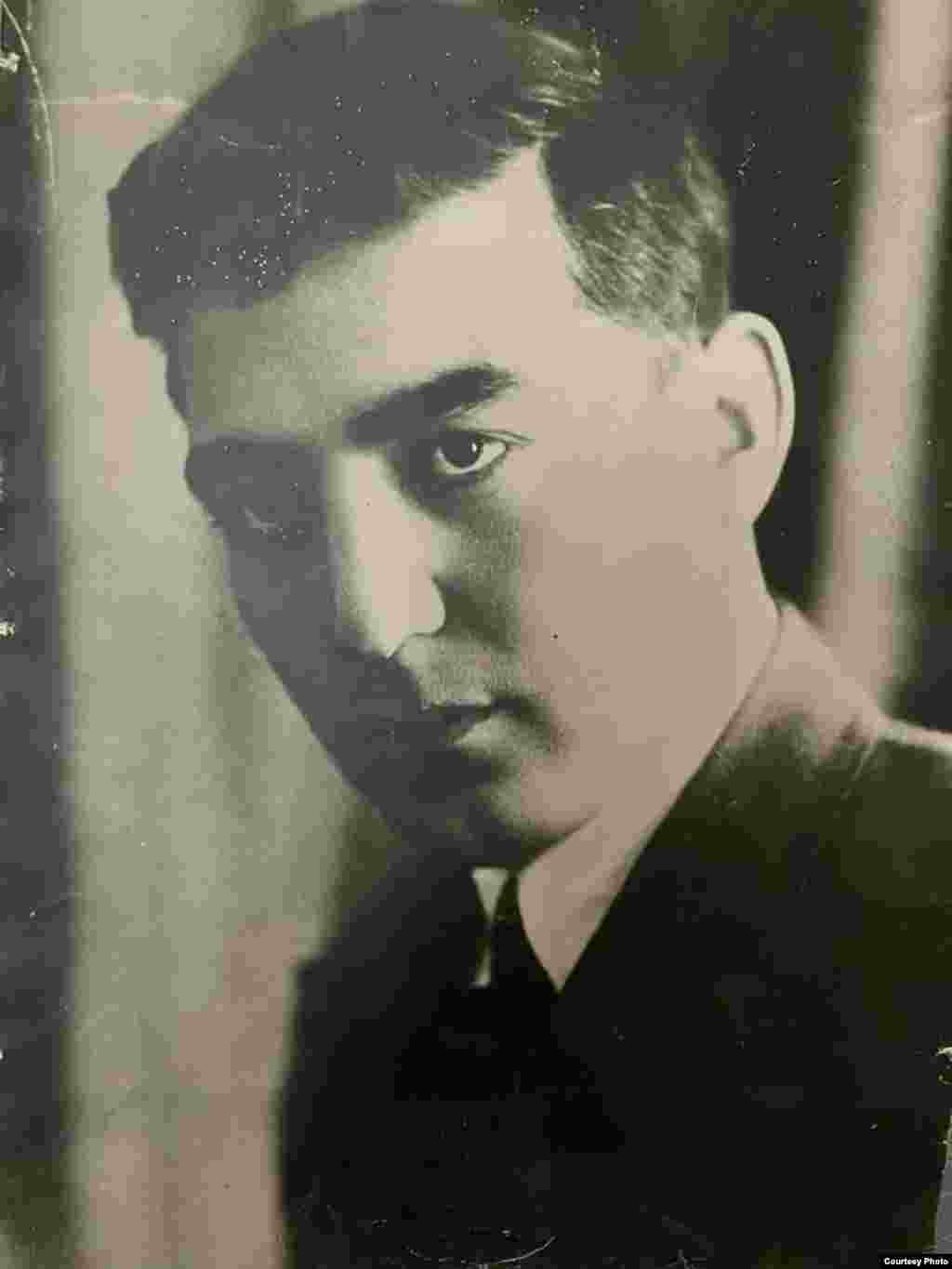 Ғанӣ Абдулло. Акс аз албоми оилавӣ 