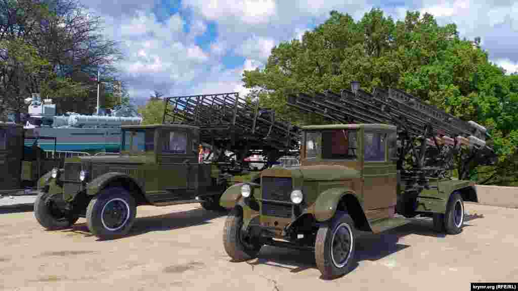 Пускові установки реактивної артилерії БМ-13 «Катюша» повинні були брати участь у параді 9 травня, скасованому через карантинні заходи