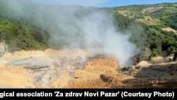 Požar na deponiji Golo brdo gasi se duže od dve nedelje, jul 2025.