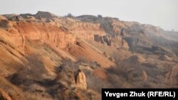 Языковая балка под Севастополем и ее космические пейзажи (фотогалерея)