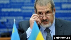 Голова Меджлісу кримськотатарського народу Рефат Чубаров під час засідання «круглого столу» на тему: «Корінні народи України: історія, сучасність та перспективи». Київ, 9 серпня 2016 року