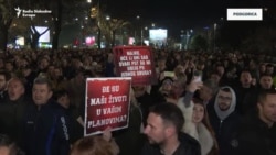 Demonstranti u Podgorici traže ostavke vicepremijera i ministra Demonstranti u Podgorici traže ostavke vicepremijera i ministra