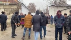 Наздиконаш гуфтанд, Маҳмадалӣ Муҳаммадиев нафастангӣ дошт Наздиконаш гуфтанд, Маҳмадалӣ Муҳаммадиев нафастангӣ дошт