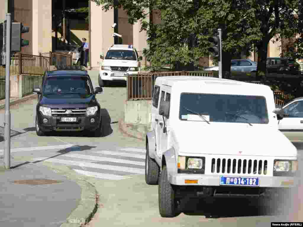 The convoy allegedly carrying Mladic arrives at Belgrade airport.