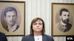 Лидерът на БСП Корнелия Нинова върна третия мандат за съставяне на правителство на президента Румен Радев във вторник, 09.07.2021 г.