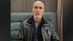 Падари Чоршанбиев мегӯяд, ҳабси писараш "тарҳрезишуда" аст Падари Чоршанбиев мегӯяд, ҳабси писараш "тарҳрезишуда" аст