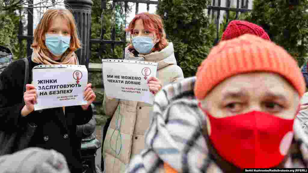 Участь в акції «Відчинимо правду про насильство» взяли близько 100 людей