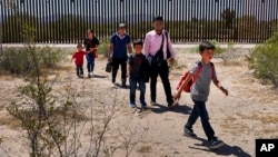 Many of the 400 Iranians to be deported entered the United States via the Mexico border, according to Tehran. (file photo)