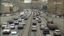 “Манъи рондани таксӣ ғорати навбатии муҳоҷирон аст” “Манъи рондани таксӣ ғорати навбатии муҳоҷирон аст”
