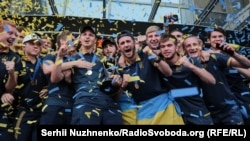 Під час зустрічі чемпіонів світу – національної молодіжної збірної України U-20 з футболу в аеропорту «Бориспіль», 15 червня 2019 року