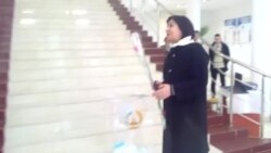 Марҳабо Ҷабборӣ, муовини нахуствазир, ҳангоми раъйдиҳӣ Марҳабо Ҷабборӣ, муовини нахуствазир, ҳангоми раъйдиҳӣ