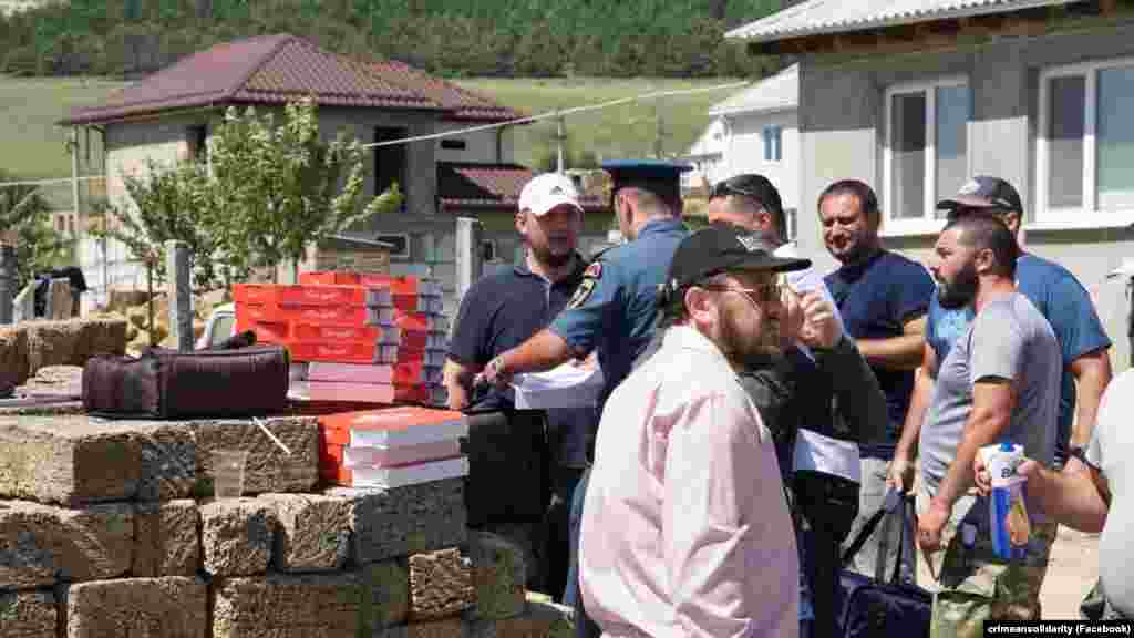 За словами Рефата Чубарова, мати Муси залишила його «буквально на 15 хвилин разом зі старшою сестрою біля дому». Також Чубаров розповів, що за пошуками дитини в Криму стежать не тільки на материковій частині України, а й в інших країнах: «Я бачу з коментарів під стрімом, що за пошуками стежать люди з Австралії, Ізраїлю, Сполучених Штатів, Канади та багатьох європейських країн»