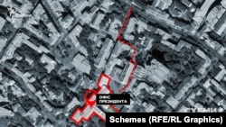 Таємний заїзд до ОП – через ворота до будівлі Державного управління справами: якщо хтось хоче непублічно відвідати ОП, він може ним скористатися