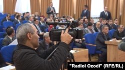 Яке аз нишастҳои хабарии соли 2020.