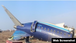 Самолет Embraer-190, выполнявший рейс из Баку в Грозный, потерпел крушение 25 декабря. На борту находились пять членов экипажа и 62 пассажира. Погибли 38 человек