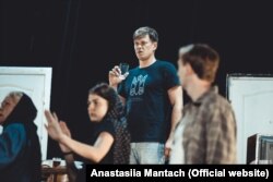 Репетиція вистави за п'єсою "Хлібне перемир'я" Сергія Жадана