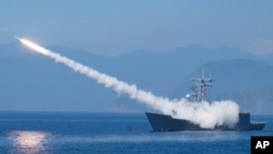 Stërvitjet ushtarake të Kinës në afërsi të Tajvanit. 26 korrik 2022.