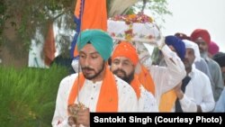 سیکان د کورمې ابراهیمزیو کې د بابا ګرو نانک زوکړې ورځ لمانځي